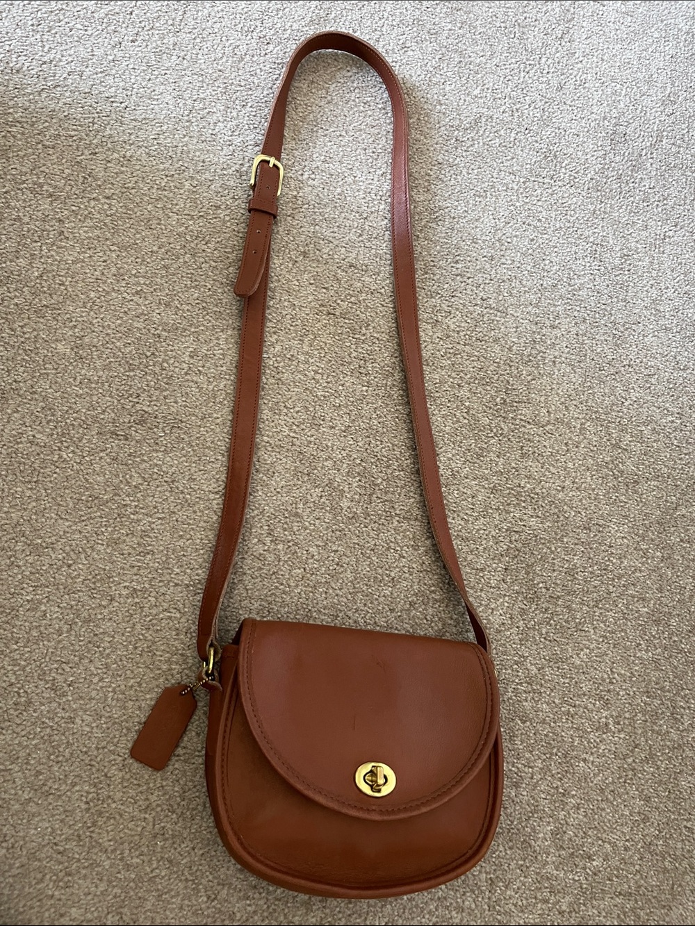 Vintage Coach Watson 9981 Leather Crossbody Saddle Bag in British tan(Brown)